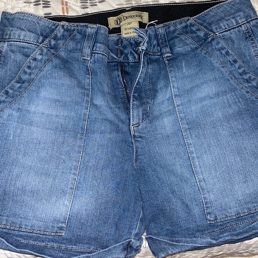 Democracy “Ab” Solution Shorts